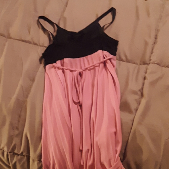 Dress 💃🏻 - Picture 3 of 5